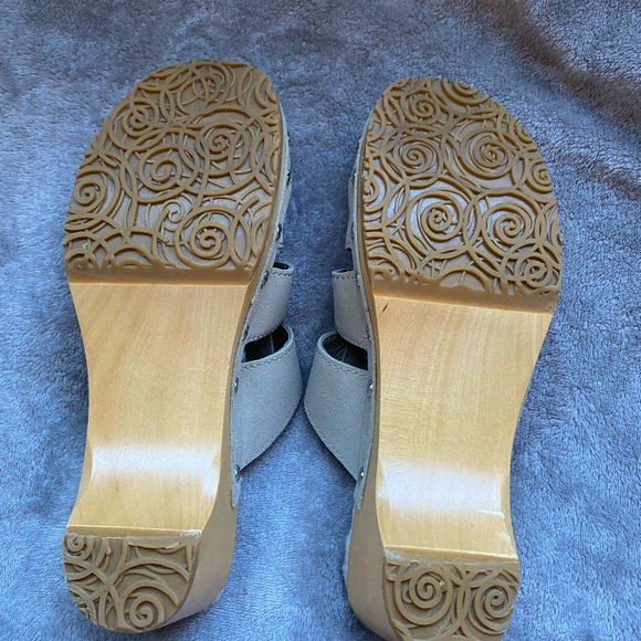 UGG wooden platforms. Sandal - Picture 7 of 12